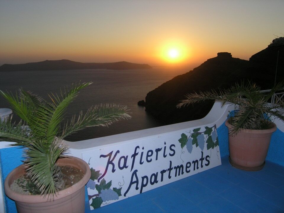 Kafieris View Aparthotel Фиростефани Екстериор снимка